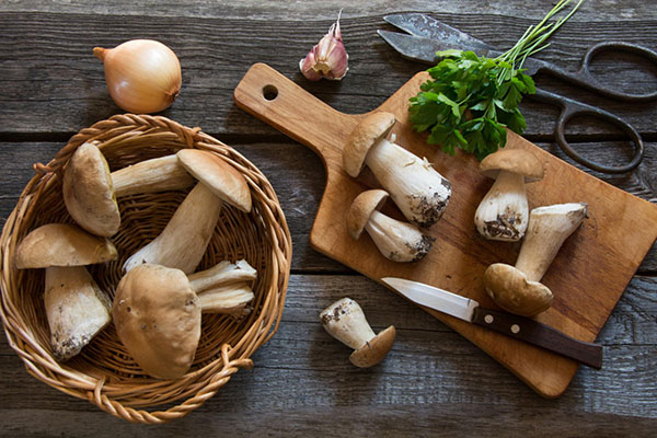 Самый простой рецепт приготовления белых грибов на зиму