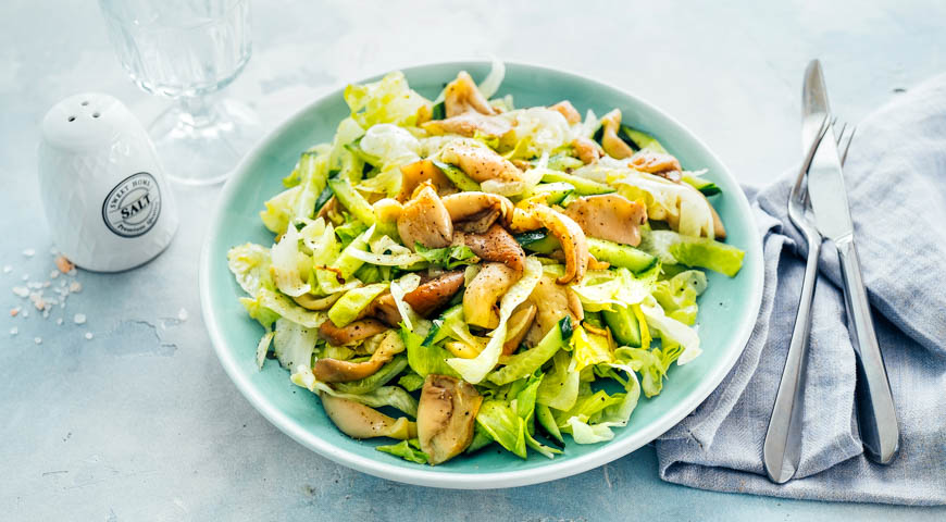Зеленый салат с абрикосовыми грибами, пошаговый рецепт с фотографиями