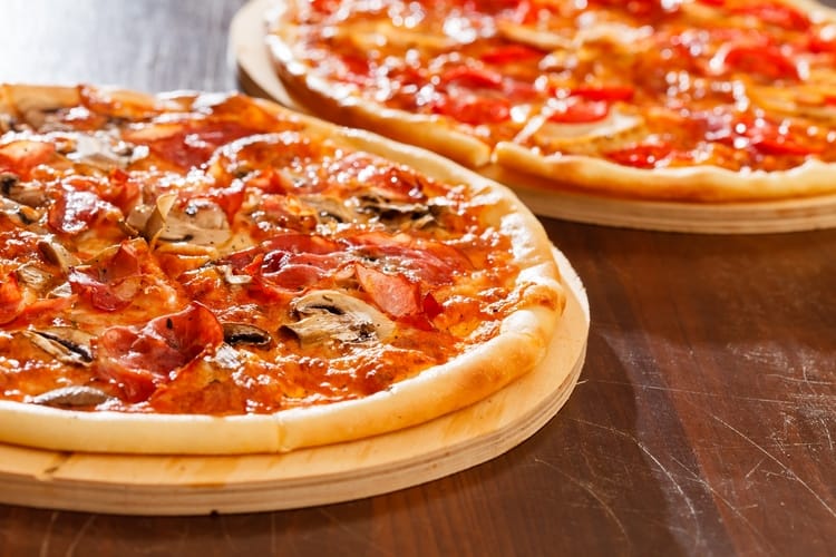 Пицца с грибами, помидорами и сыром: рецепт с фото в домашних условиях