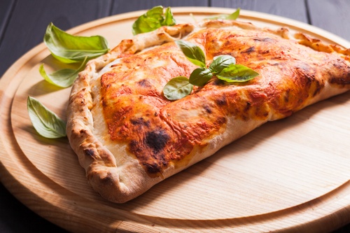 Домашняя запечатанная пицца пепперони, рецепт с фотографиями - Vkuso.ru