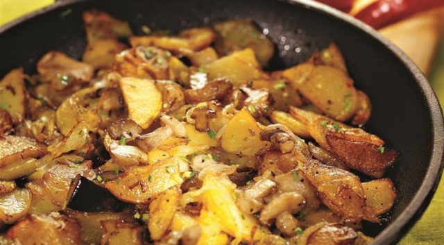 Жареные каперсы с картофелем: жареные на сковороде, в духовке, рецепты