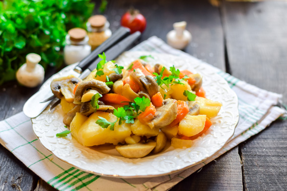 Тушеная картошка с грибами классический пошаговый рецепт с фото быстро и просто от Ирины Наумовой