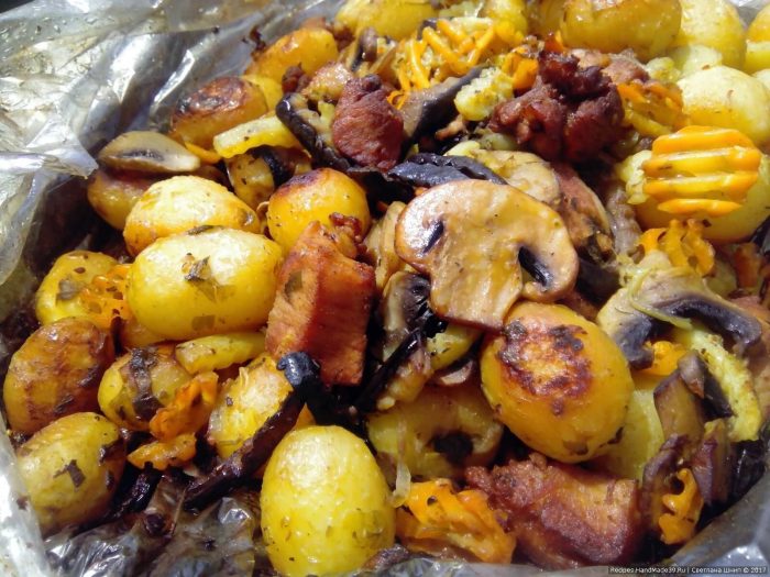 Как приготовить картошку с мясом и грибами в духовке