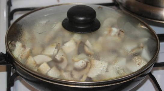 Сколько жарятся грибы шампиньоны на сковороде по времени