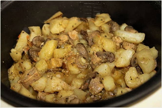 Как вкусно потушить картошку с грибами