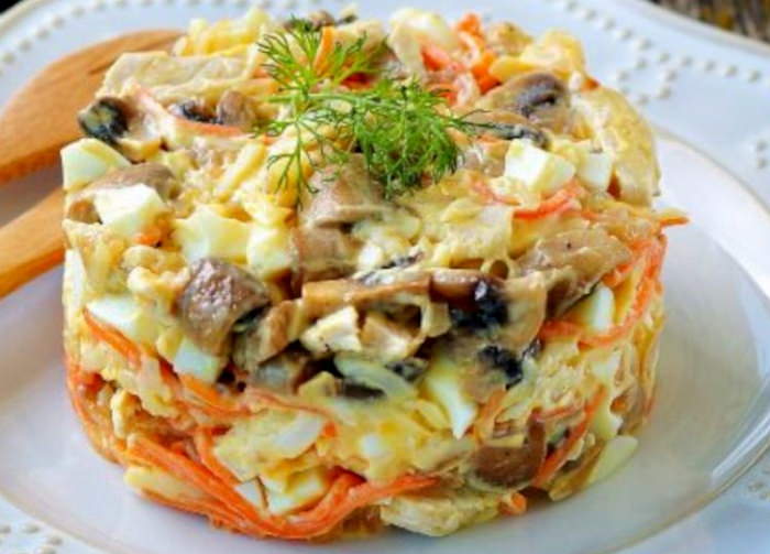 15 простых и очень вкуных рецепта салата с грибами и картофелем