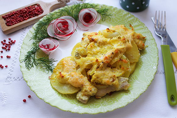 Курица со сметаной и грибами в духовке быстро и очень вкусно - классический пошаговый рецепт от Алены Каменевой