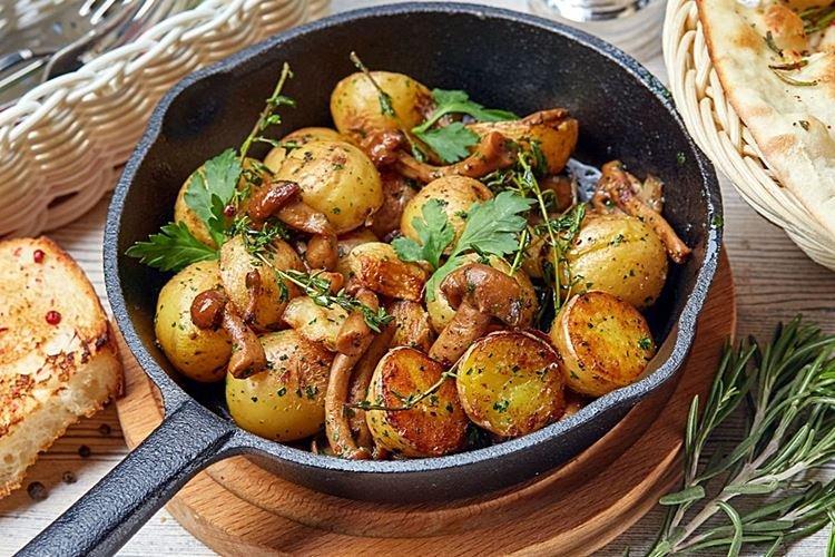 15 лучших рецептов приготовления картофеля с грибами в духовке
