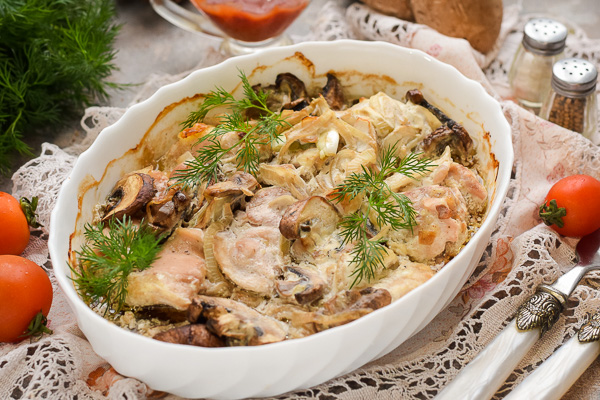 Курица с грибами и сливками в духовке рецепт фото 9