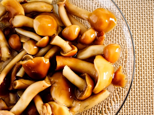 Быстро маринованные буковые грибы | Чудо-повар