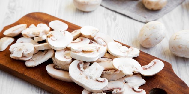 Как жарить грибы: нарезанные грибы