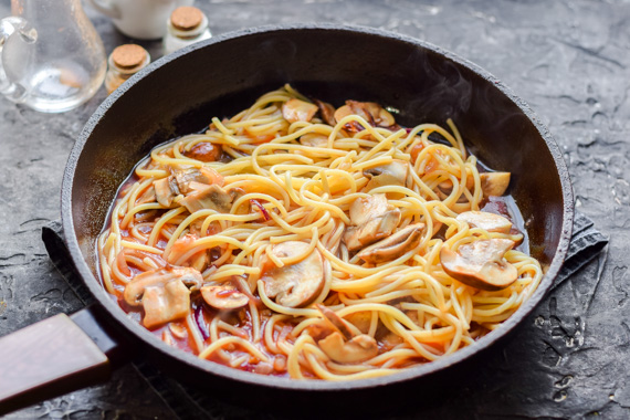 спагетти с грибами рецепт 8