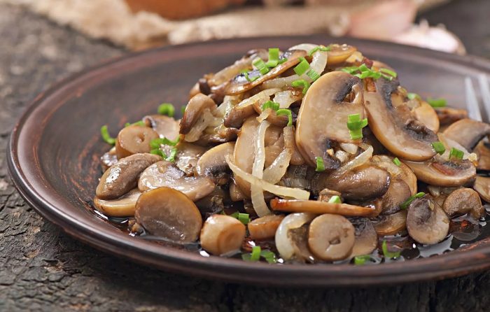 Лучшие и простые в приготовлении рецепты тушеных грибов