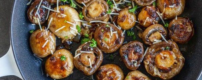 Жареные грибы с луком и чесноком, пошаговый рецепт с фото