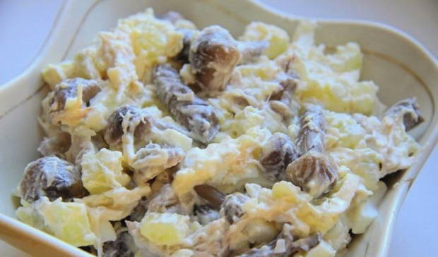 Салат с маринованными буковыми грибами - 8 пошаговых рецептов