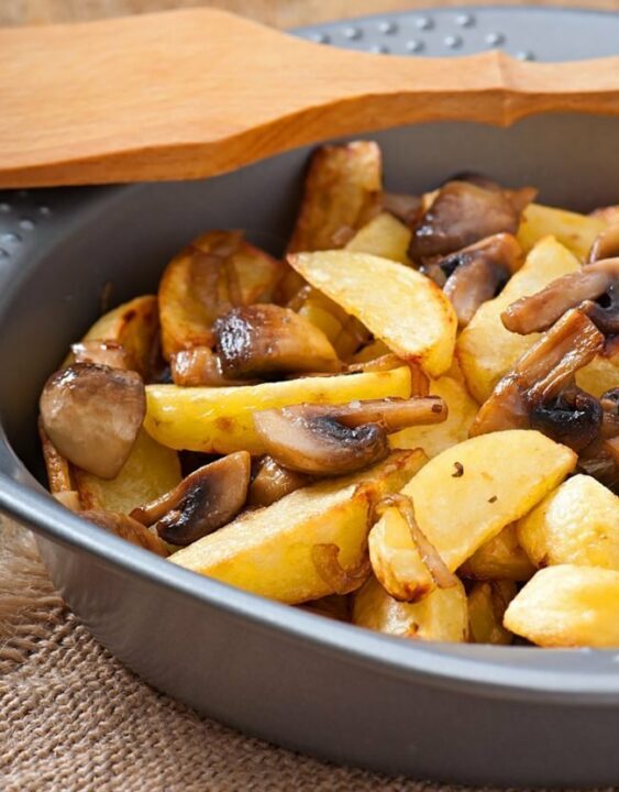 Запеченный картофель с грибами - Лучшие рецепты с фотографиями