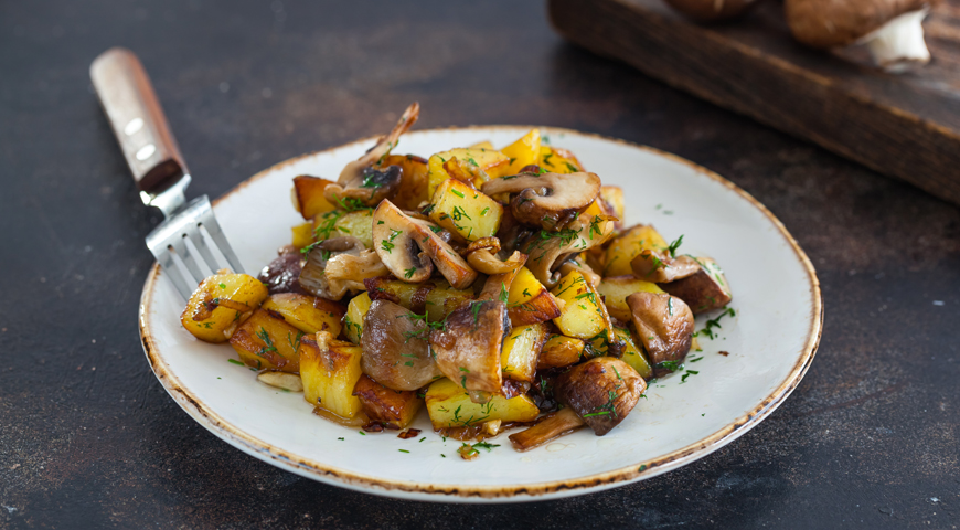 Жаркое из говядины с грибами и картофелем, пошаговый рецепт с фото