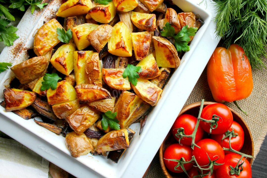 Картофель с баклажанами в духовке рецепт с пошаговыми фото - 1000.menu