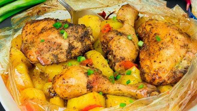 Картофель с курицей в рукаве в духовке - 5 рецептов с пошаговыми фото