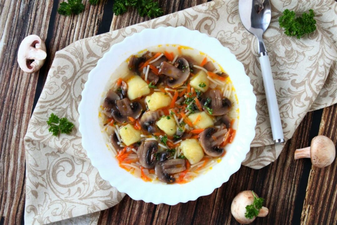 Грибной суп с вермишелью и картофелем рецепт с фото и пошаговым видео - 1000.menu