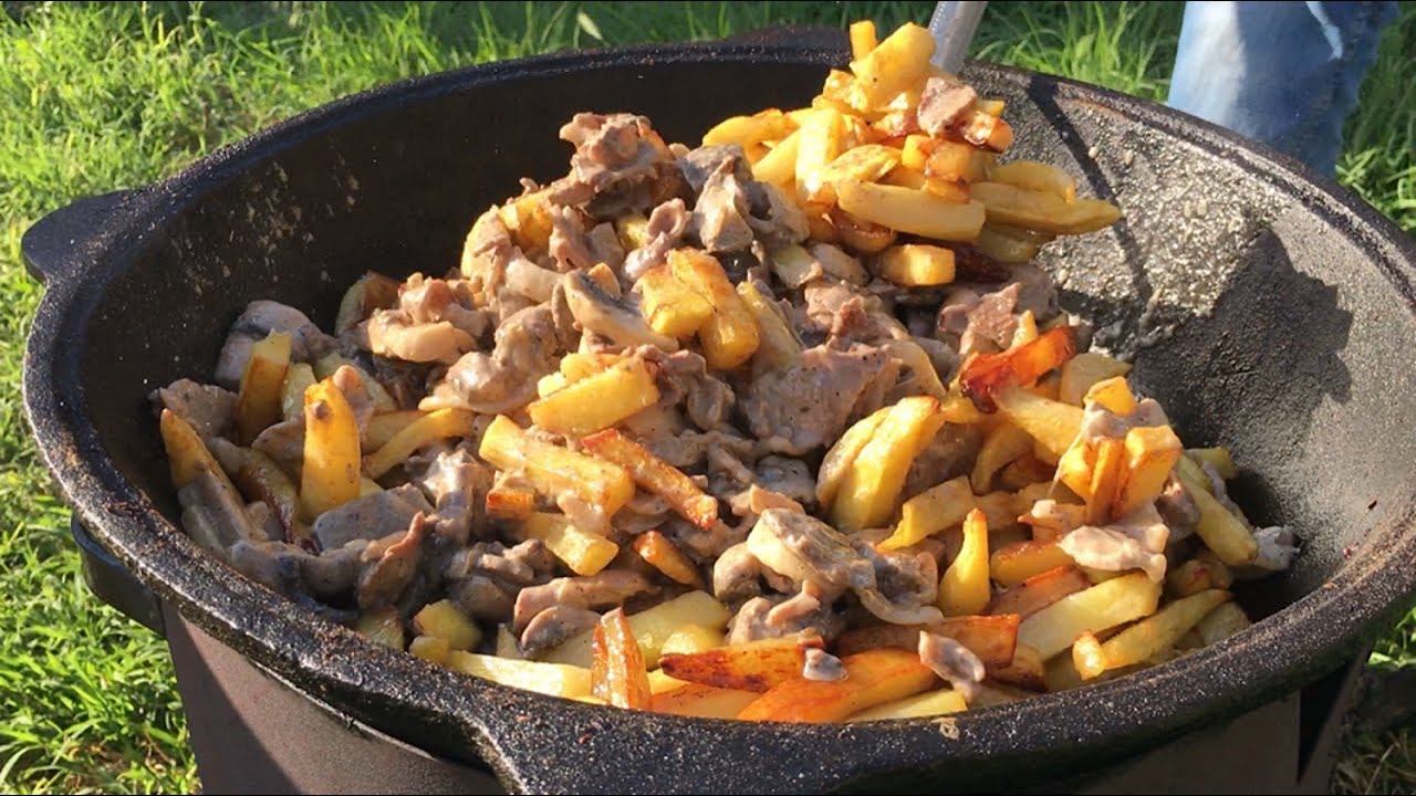 Скоблянка | Жареная картошка в казане с мясом и грибами. - YouTube
