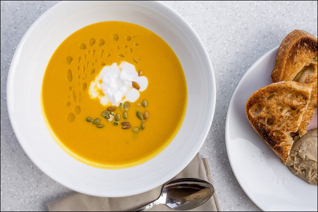 Тыквенный крем-суп с медом, имбирем и кокосом рецепт - Супы.