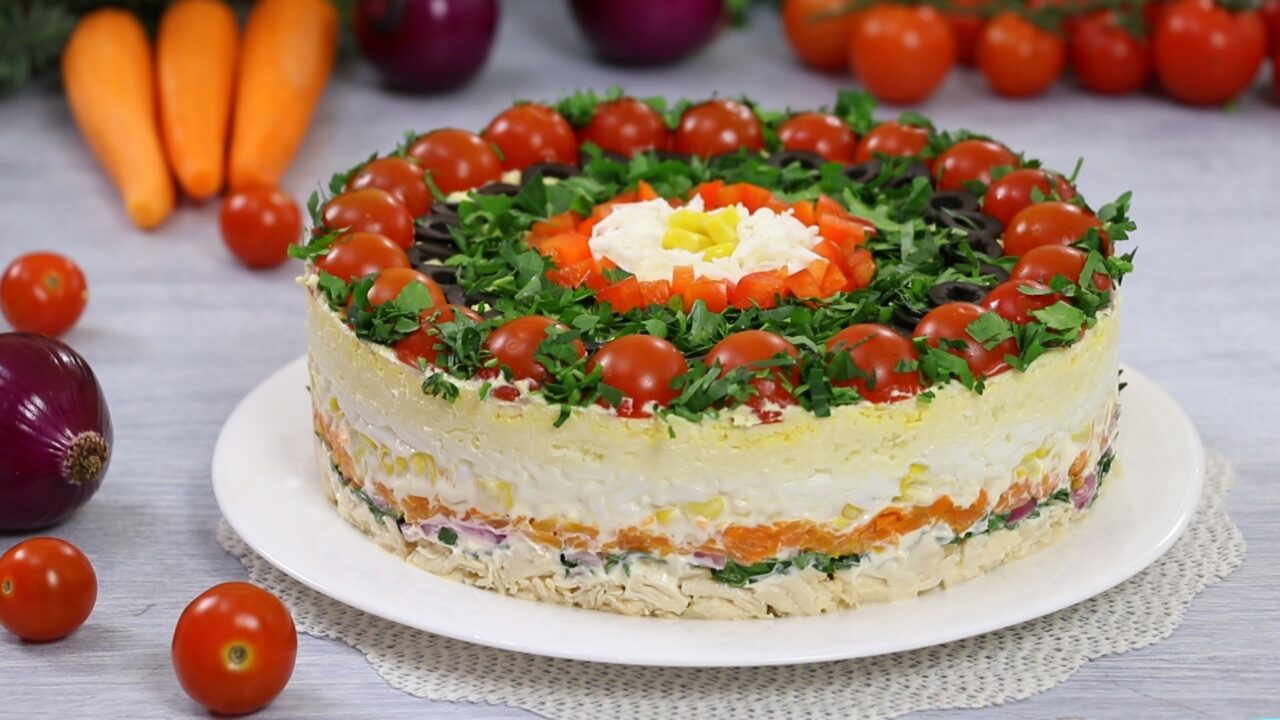Слоеный салат для гостей праздничного стола - рецепт с фото #154498