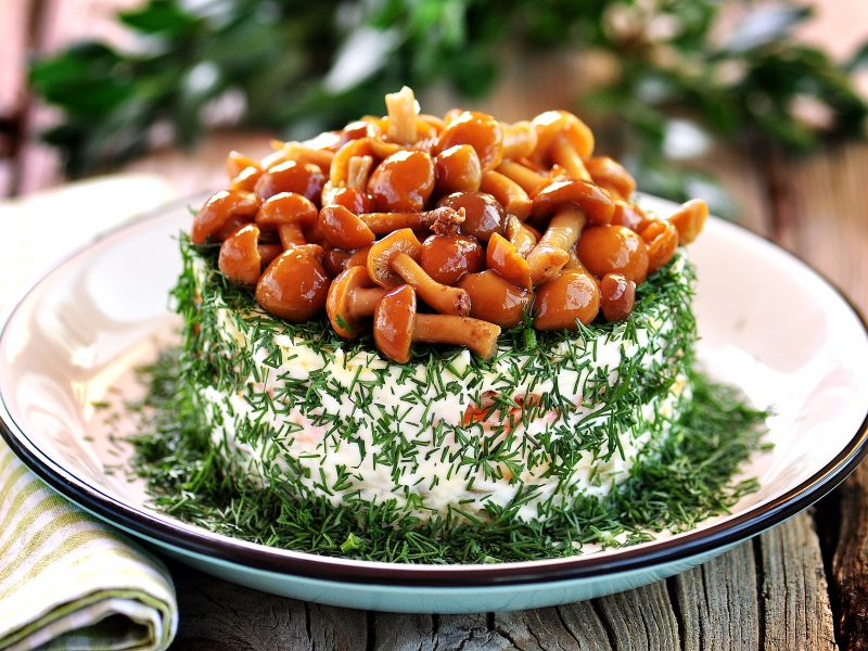 Классический рецепт с фотографиями: салат корзинка с буковыми грибами фото 9