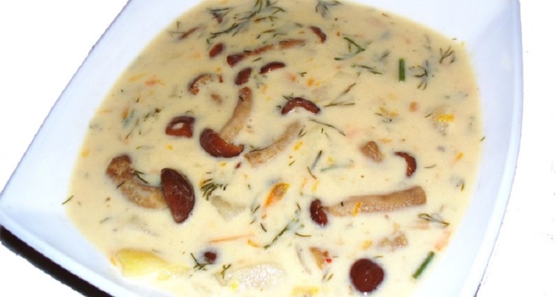 Суп с буковыми грибами и картофелем