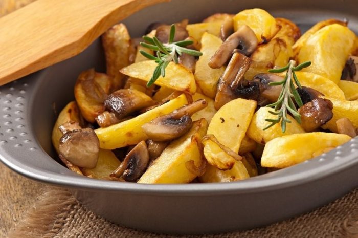 Как вкусно приготовить картошку с грибами шампиньонами