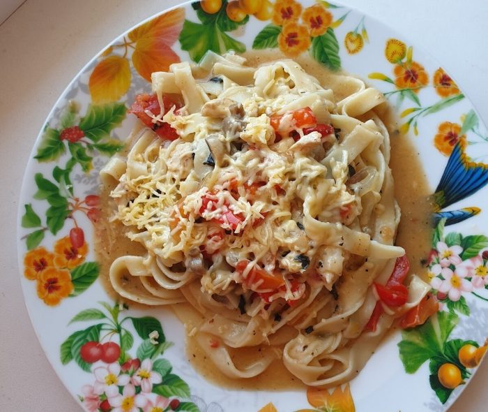 Спагетти карбонара со сливками и грибами