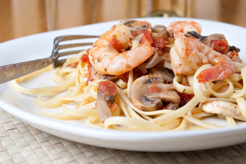 Итальянская паста с креветками и грибами - вкусные, быстрые, простые рецепты