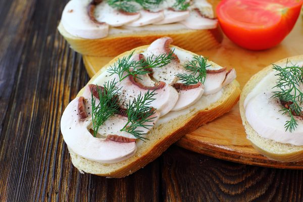 Бутерброды со свежими грибами: рецепт с фото