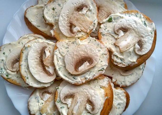 Бутерброды с сырыми грибами - пошаговый рецепт с фотографиями. Автор рецепта Зухра . - Кухонная плита