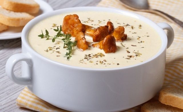 Как вкусно сварить суп из сухих лисичек