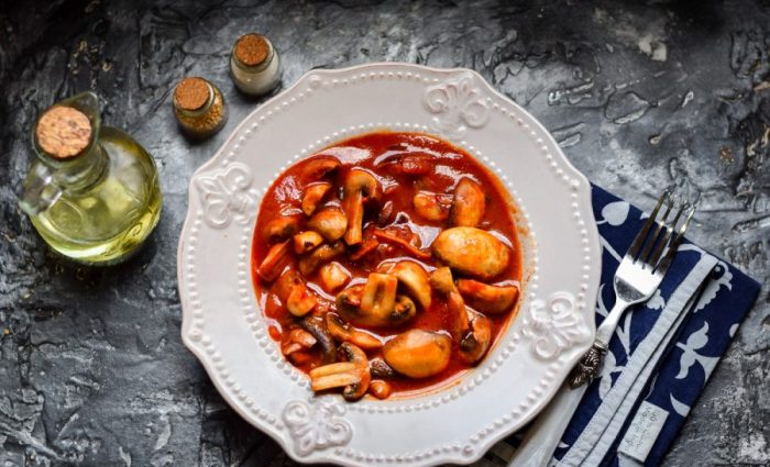 17 простых и вкусных рецептов грибов в томате на зиму
