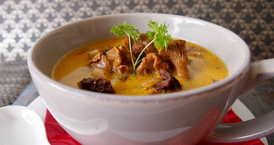Суп со свежими и сушеными лисичками: пошаговый рецепт с фотографиями