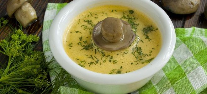 Сырный суп с консервированными грибами