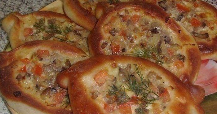 Как подобрать самую вкусную начинку для пирожков из соленых и маринованных грибов