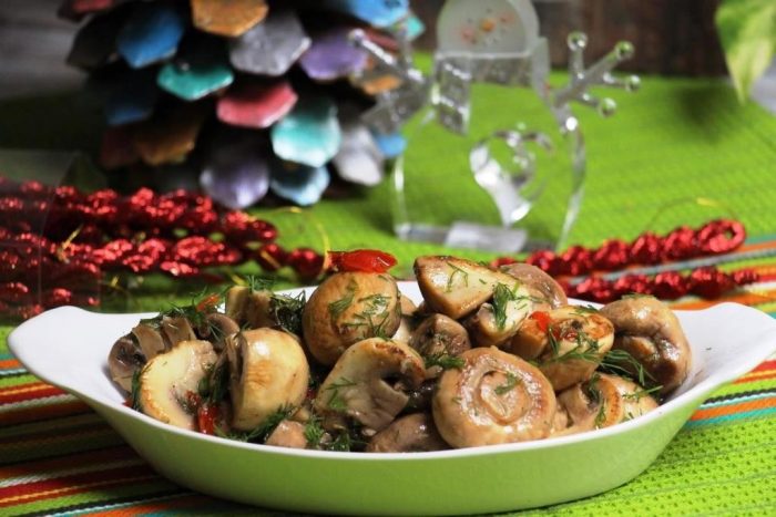 Как правильно подать маринованные грибы на праздничный стол