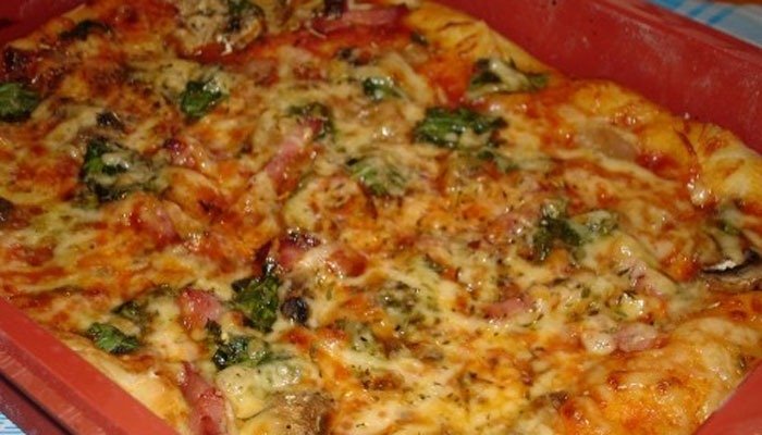Пицца со шпинатом и грибами