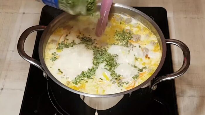 Наваристый сырный суп