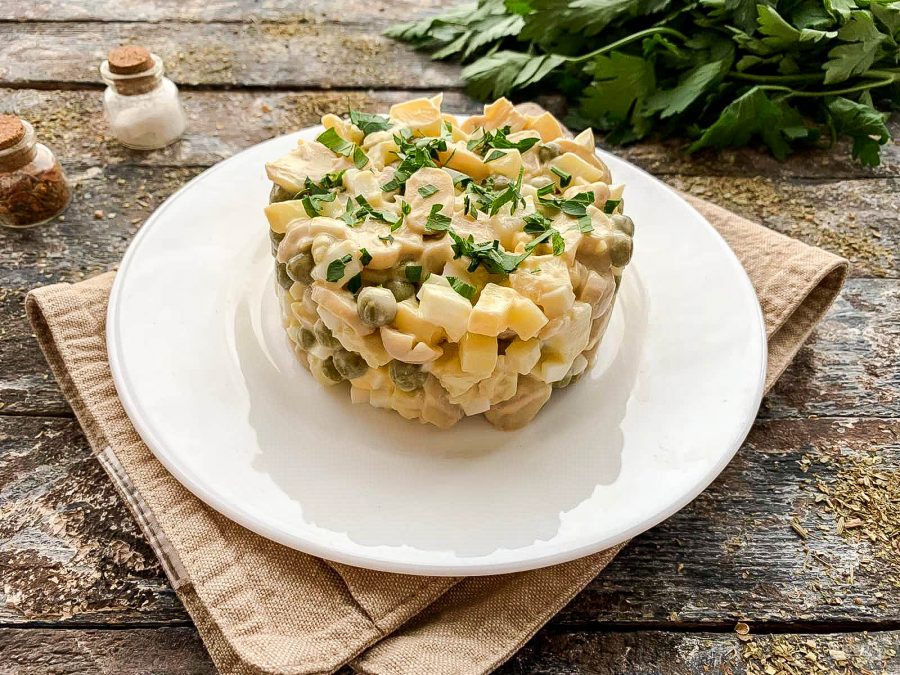 Салат из маринованных грибов - пошаговый рецепт с фото на Povar.ru