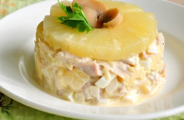 Салат с курицей, грибами и ананасом - пошаговый рецепт с фото на Повар.ру