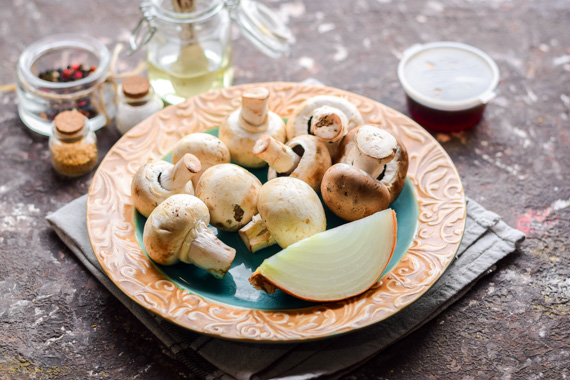 Жареные грибы с луком рецепт 1