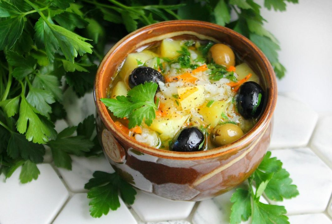 Суп с рисом и оливками рецепт с пошаговыми фотографиями - 1000.menu