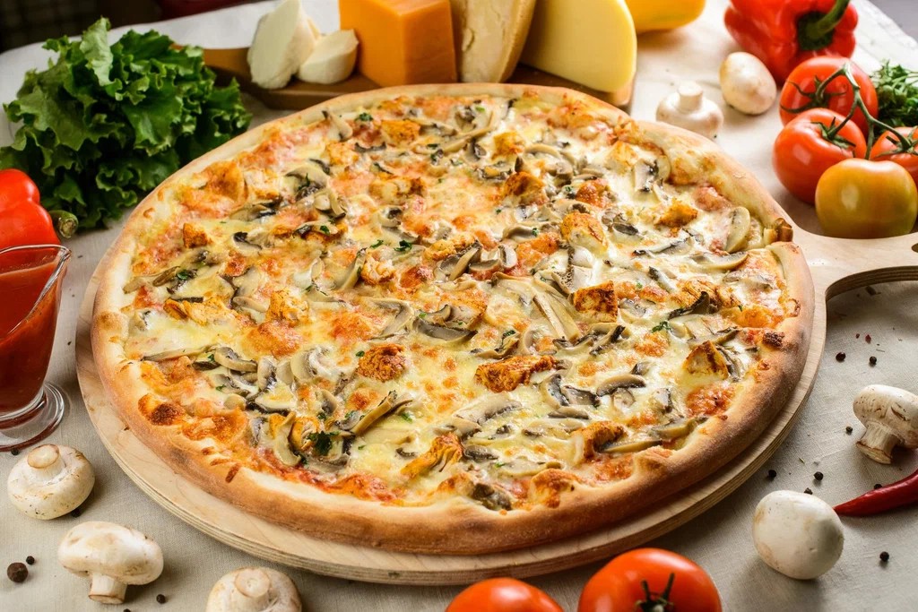 Пицца с курицей и грибами в духовке: 12 рецептов домашней пиццы с помидорами